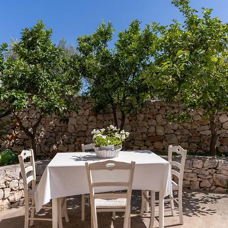 בית הארחה Trullo